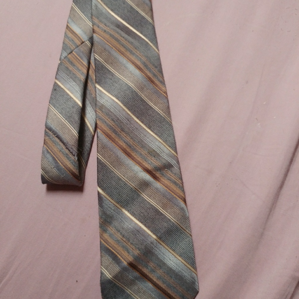 2 mens ties